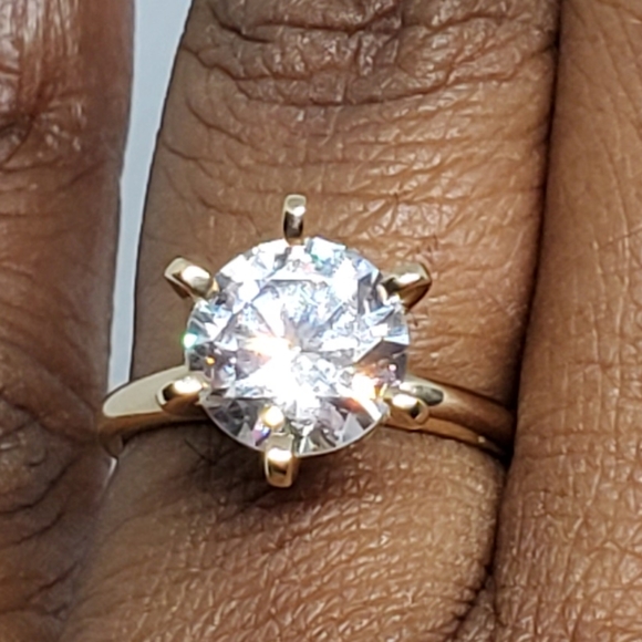 14kt Solid Yellow Gold 3Ct Ring - Picture 2 of 5